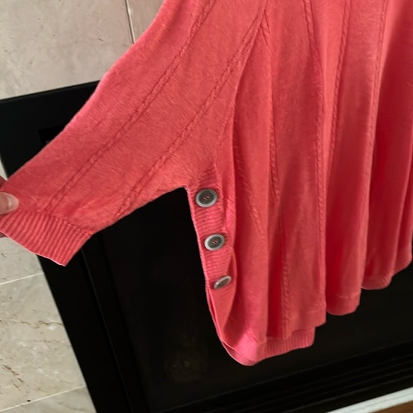 3/4 sleeve linen Top - Picture 3 of 5